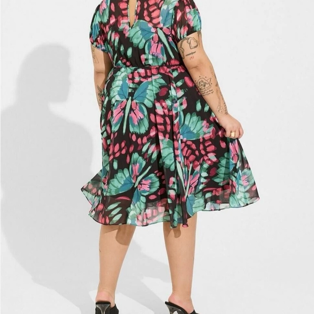 NEW Torrid Chiffon Green and Pink Ruched Midi Dress Fit and Flare - Picture 3 of 13